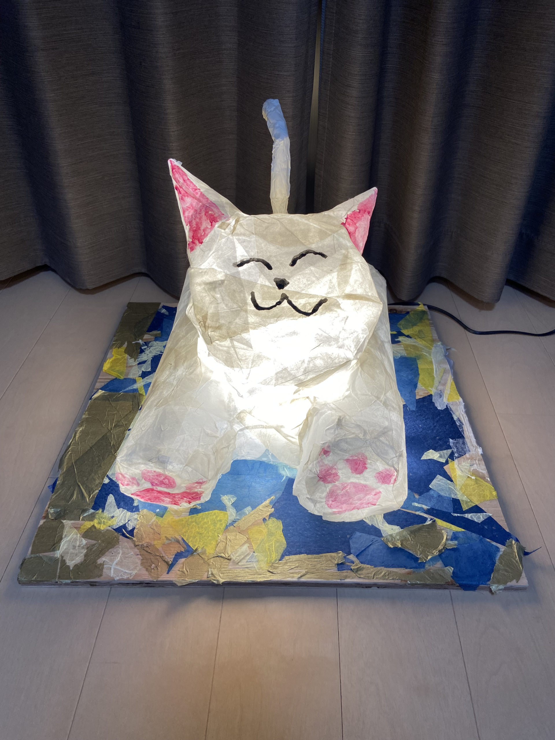 光りかがやくねこ